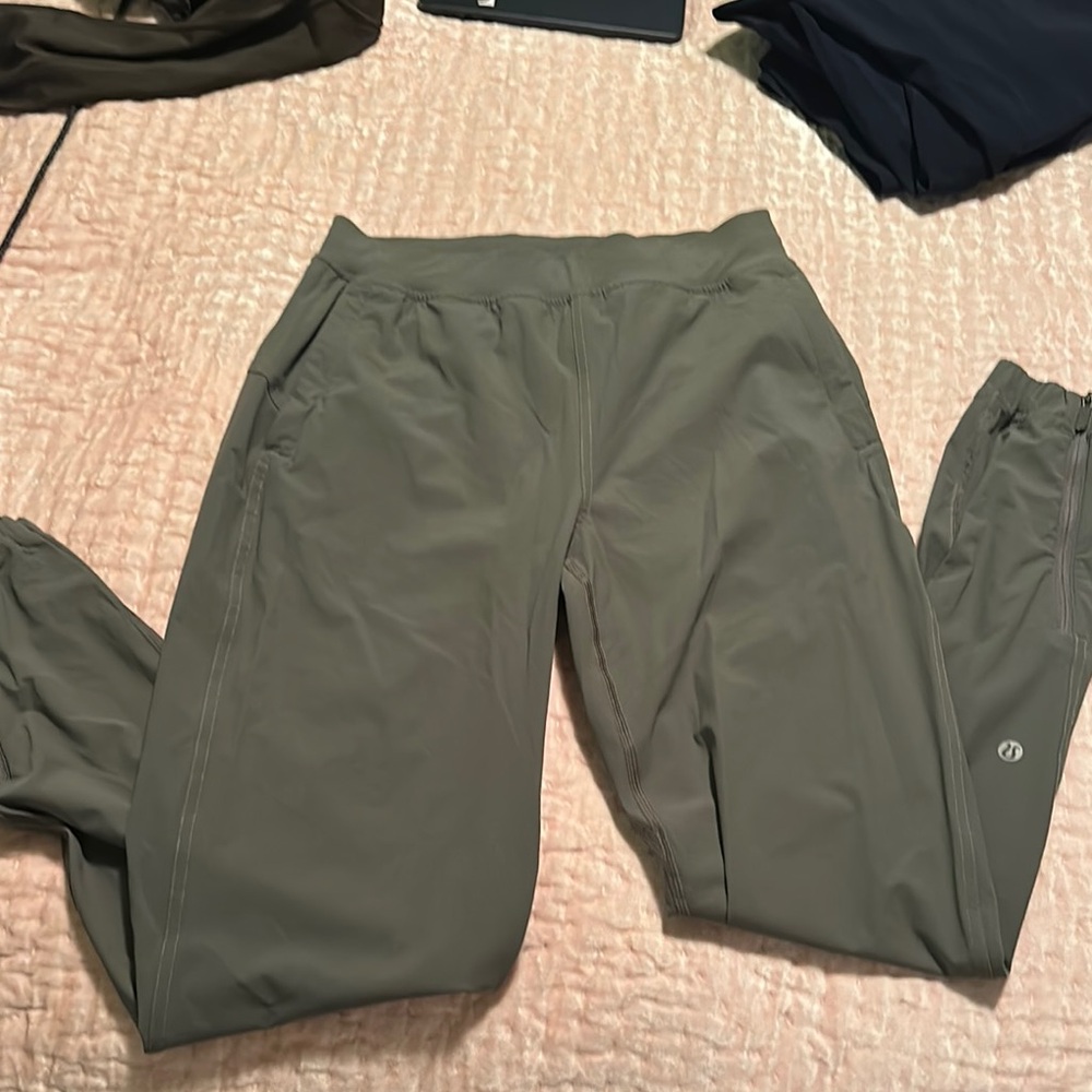 Lululemon Athletica Green Workout Pants